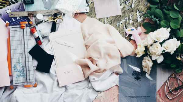 Чем отличается дизайнер одежды от модельера?